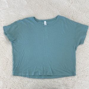 ❤️ Lululemon Cates Tee Size 4 Riptide NWOT